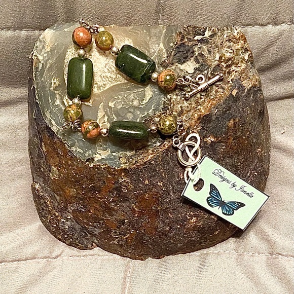 Designs By Janelle-Handmade Silver Wire Jewelry Moss Jade Bracelet with Earrings - Picture 5 of 13